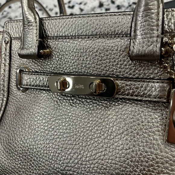 Authentic Gold Metallic Coach Swagger - Picture 5 of 12
